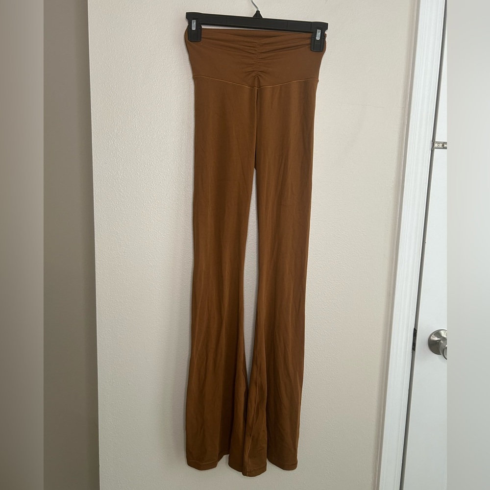 OFFLINE By Aerie Real Me High Waisted Ruched Flare Legging Brown Size S Small - Picture 3 of 9